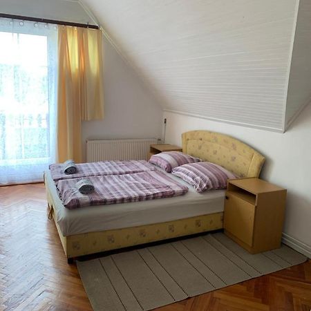 Kriszta Apartmanhaz Balatonlelle Exterior photo