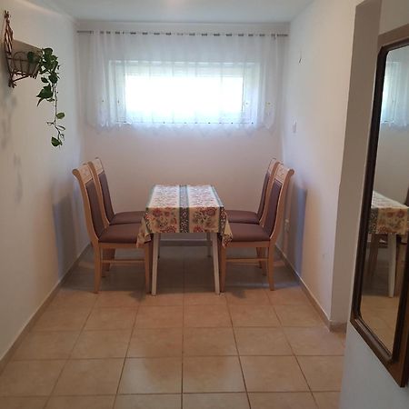Kriszta Apartmanhaz Balatonlelle Exterior photo
