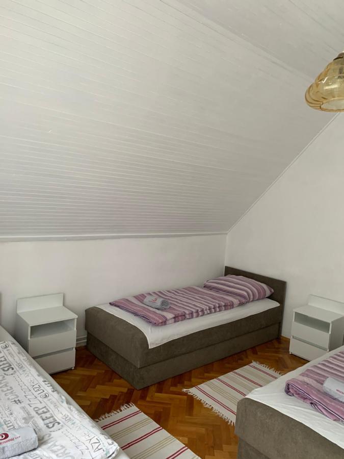Kriszta Apartmanhaz Balatonlelle Exterior photo