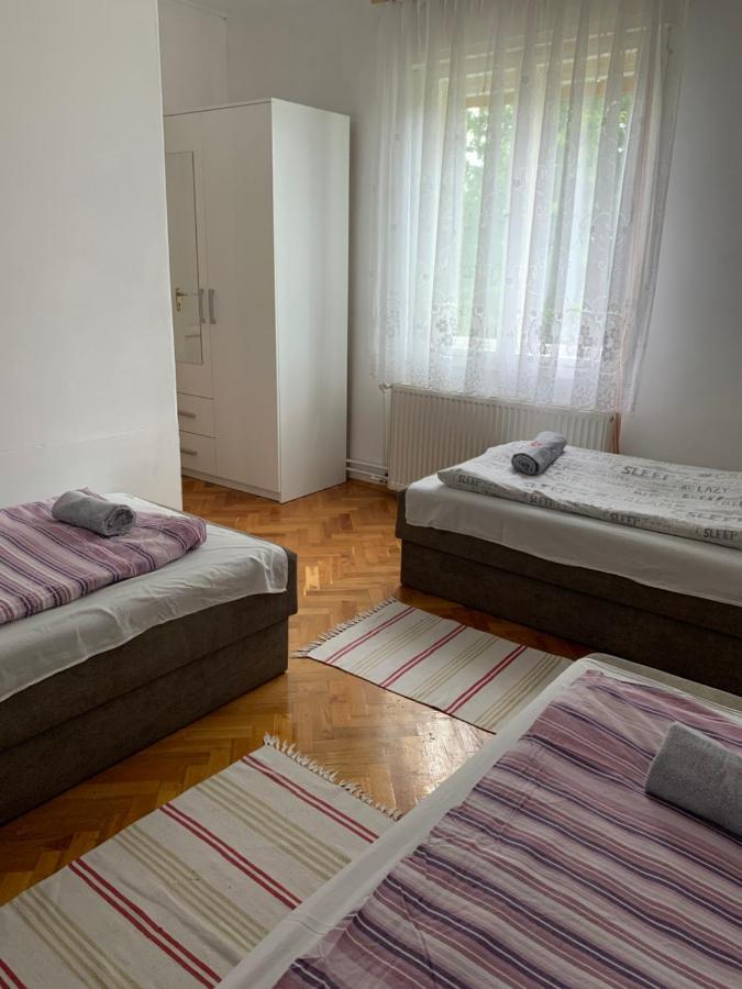Kriszta Apartmanhaz Balatonlelle Exterior photo