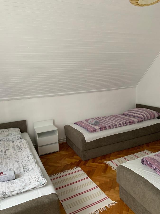 Kriszta Apartmanhaz Balatonlelle Exterior photo