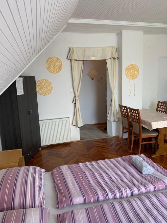Kriszta Apartmanhaz Balatonlelle Exterior photo
