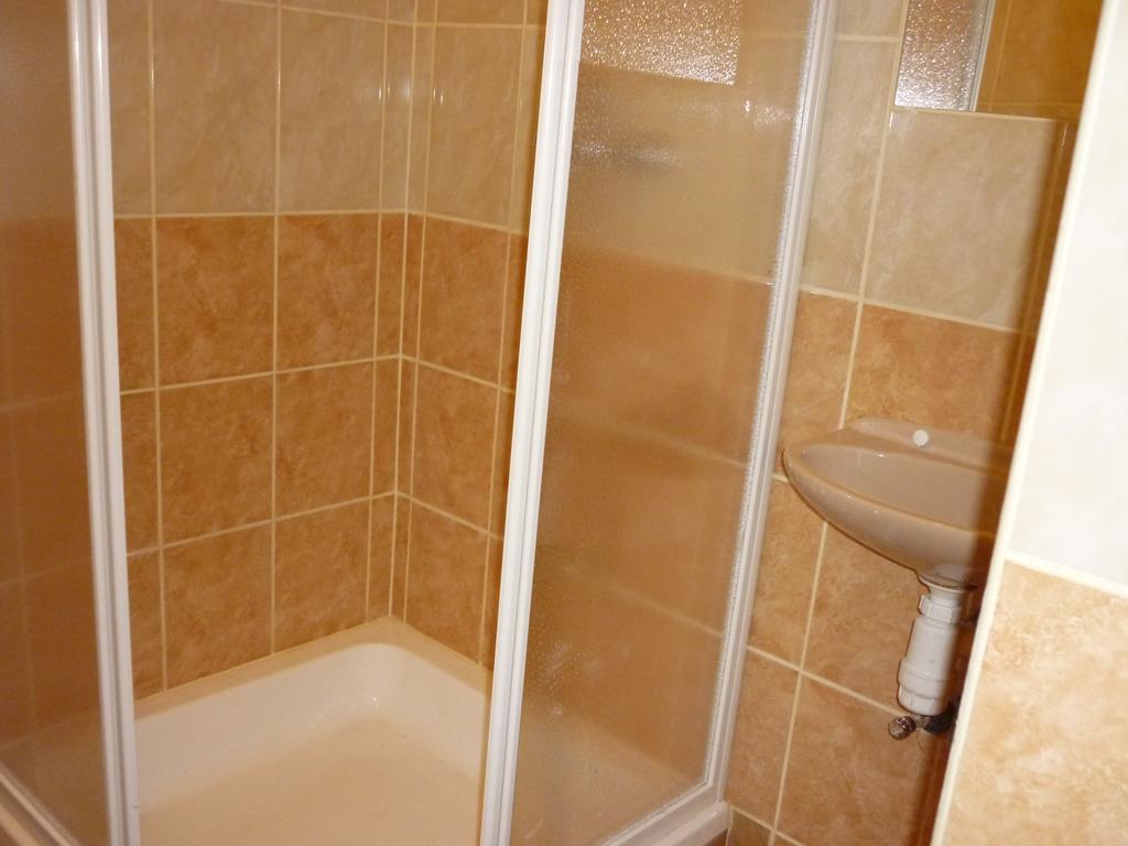 Kriszta Apartmanhaz Balatonlelle Exterior photo