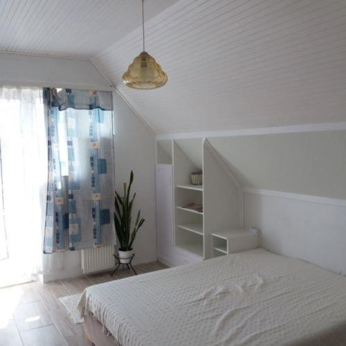 Kriszta Apartmanhaz Balatonlelle Exterior photo