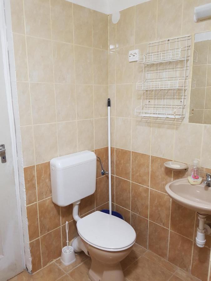 Kriszta Apartmanhaz Balatonlelle Exterior photo