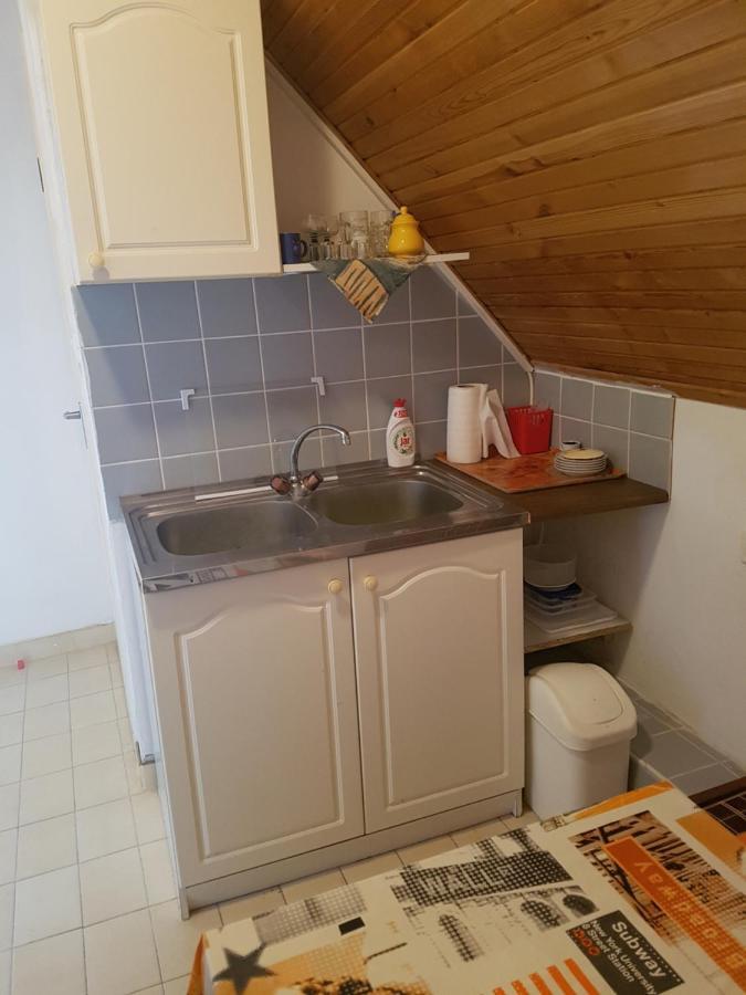 Kriszta Apartmanhaz Balatonlelle Exterior photo